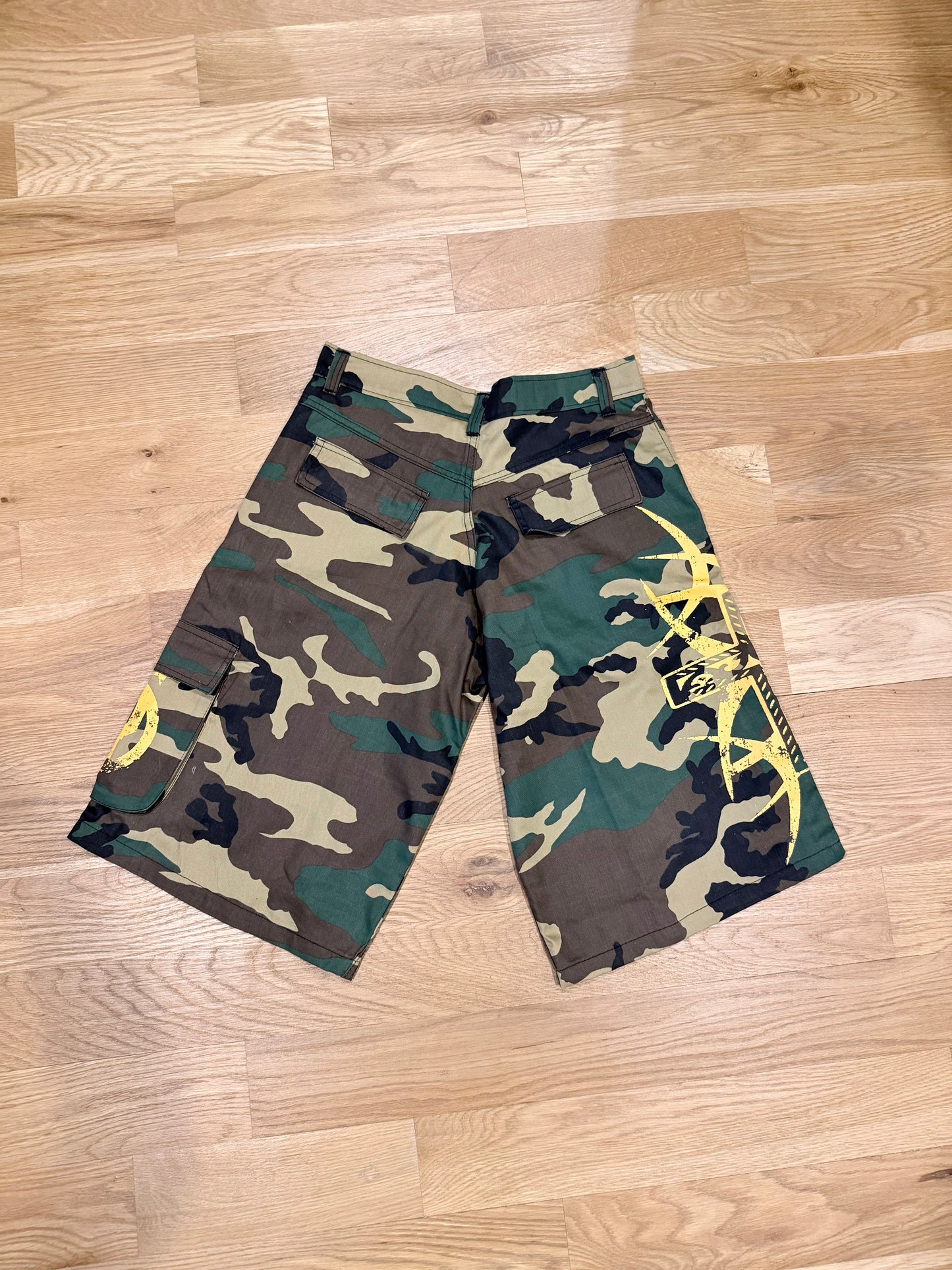 KIBRA Baggy Camo Jorts
