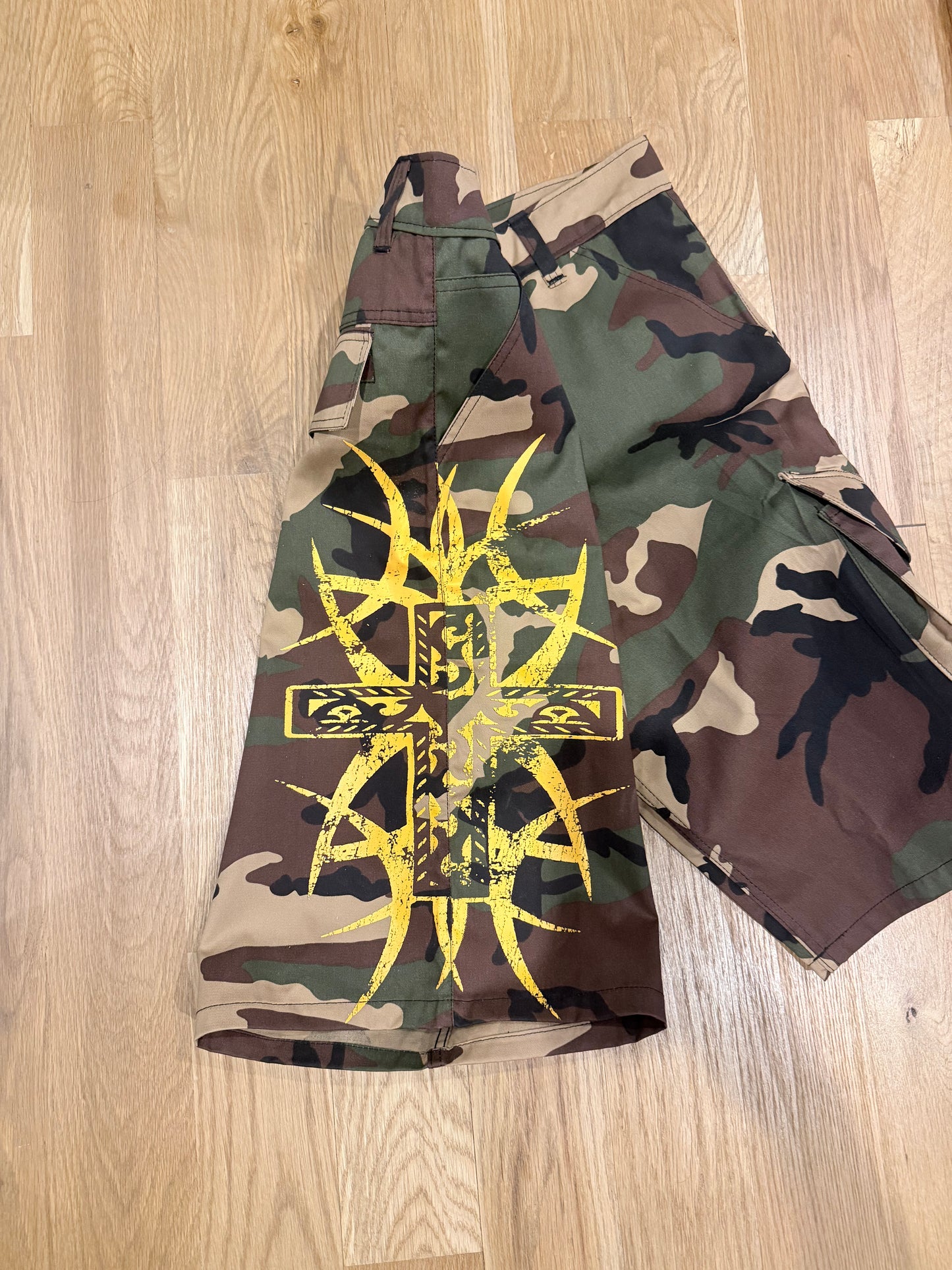 KIBRA Baggy Camo Jorts