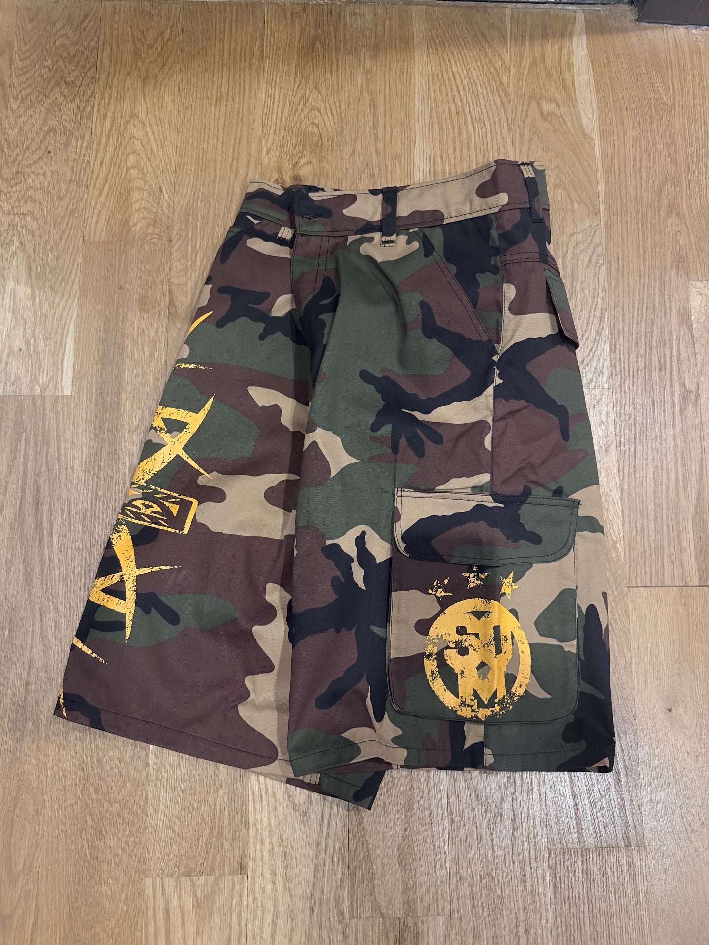 KIBRA Baggy Camo Jorts